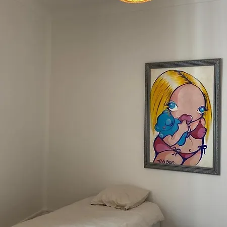 Geraniums Apartment